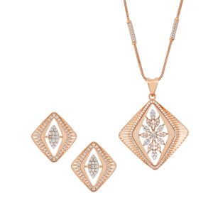18k Gold Diamond Bloom Pendant Set