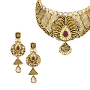 22k Gold Aaranam Kundan Choker 